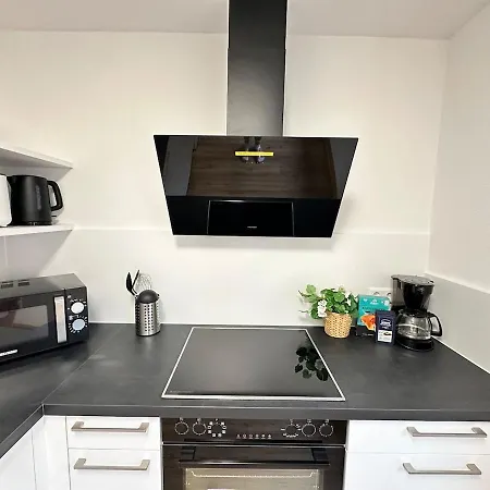 Vakantiehuis Neu Renoviertes Businesshaus Fuer Teams I 7 Sz I 11 Betten I 2 Baeder I Kostenlose Parkplaetze Sindelfingen