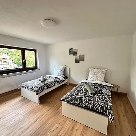 Neu Renoviertes Businesshaus Fuer Teams I 7 Sz I 11 Betten I 2 Baeder I Kostenlose Parkplaetze *