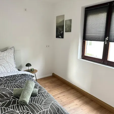 Neu Renoviertes Businesshaus Fuer Teams I 7 Sz I 11 Betten I 2 Baeder I Kostenlose Parkplaetze * Sindelfingen