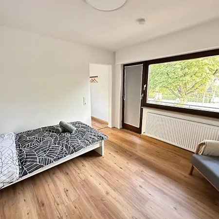 Neu Renoviertes Businesshaus Fuer Teams I 7 Sz I 11 Betten I 2 Baeder I Kostenlose Parkplaetze *