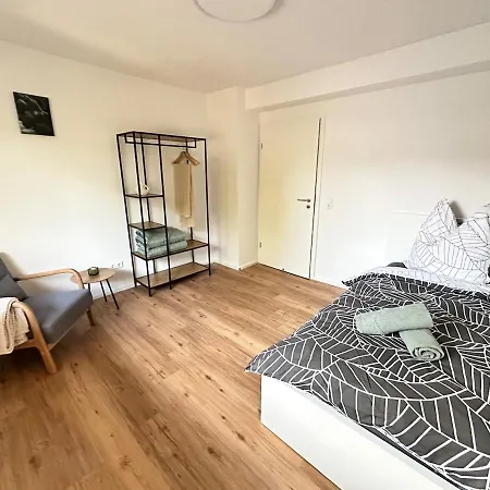 Vakantiehuis Neu Renoviertes Businesshaus Fuer Teams I 7 Sz I 11 Betten I 2 Baeder I Kostenlose Parkplaetze