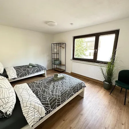 Neu Renoviertes Businesshaus Fuer Teams I 7 Sz I 11 Betten I 2 Baeder I Kostenlose Parkplaetze Sindelfingen
