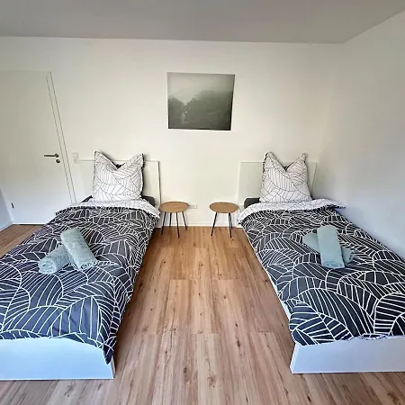 Vakantiehuis Neu Renoviertes Businesshaus Fuer Teams I 7 Sz I 11 Betten I 2 Baeder I Kostenlose Parkplaetze