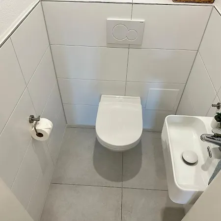 Vakantiehuis Neu Renoviertes Businesshaus Fuer Teams I 7 Sz I 11 Betten I 2 Baeder I Kostenlose Parkplaetze *