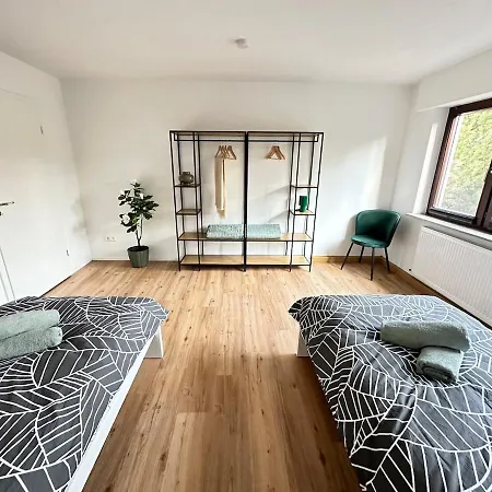 Neu Renoviertes Businesshaus Fuer Teams I 7 Sz I 11 Betten I 2 Baeder I Kostenlose Parkplaetze Tatil Evi Sindelfingen