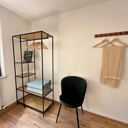 Neu Renoviertes Businesshaus Fuer Teams I 7 Sz I 11 Betten I 2 Baeder I Kostenlose Parkplaetze Vakantiehuis *