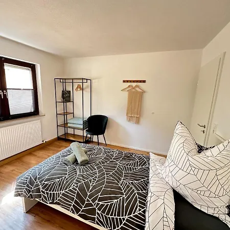 Neu Renoviertes Businesshaus Fuer Teams I 7 Sz I 11 Betten I 2 Baeder I Kostenlose Parkplaetze