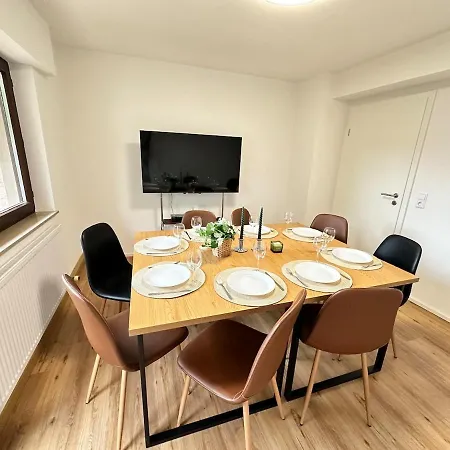 Neu Renoviertes Businesshaus Fuer Teams I 7 Sz I 11 Betten I 2 Baeder I Kostenlose Parkplaetze *