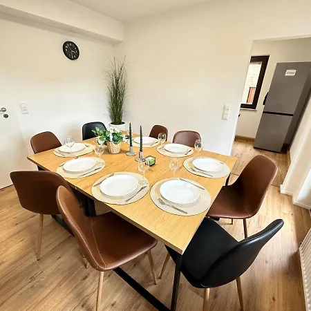 Neu Renoviertes Businesshaus Fuer Teams I 7 Sz I 11 Betten I 2 Baeder I Kostenlose Parkplaetze *