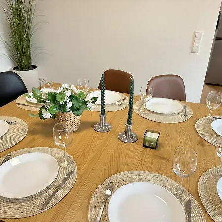 Neu Renoviertes Businesshaus Fuer Teams I 7 Sz I 11 Betten I 2 Baeder I Kostenlose Parkplaetze