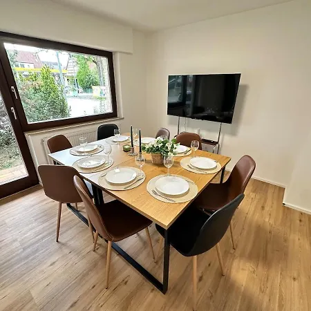 Neu Renoviertes Businesshaus Fuer Teams I 7 Sz I 11 Betten I 2 Baeder I Kostenlose Parkplaetze