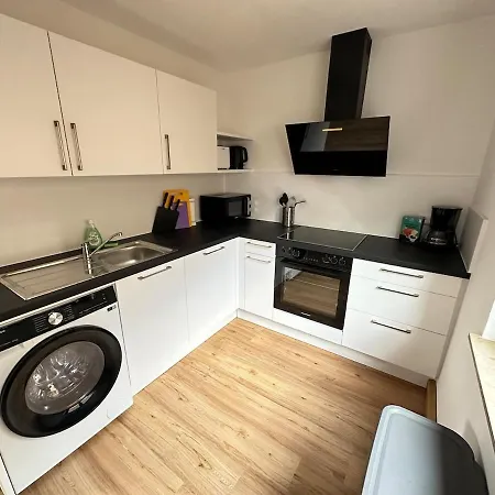 Neu Renoviertes Businesshaus Fuer Teams I 7 Sz I 11 Betten I 2 Baeder I Kostenlose Parkplaetze Vakantiehuis *
