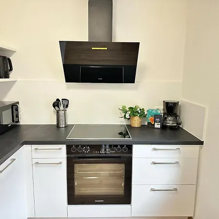 Vakantiehuis Neu Renoviertes Businesshaus Fuer Teams I 7 Sz I 11 Betten I 2 Baeder I Kostenlose Parkplaetze Sindelfingen