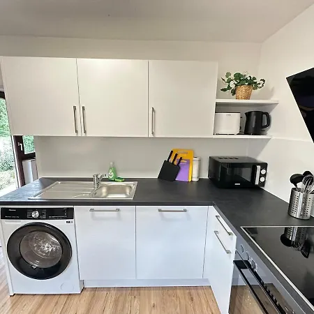 Neu Renoviertes Businesshaus Fuer Teams I 7 Sz I 11 Betten I 2 Baeder I Kostenlose Parkplaetze Vakantiehuis *