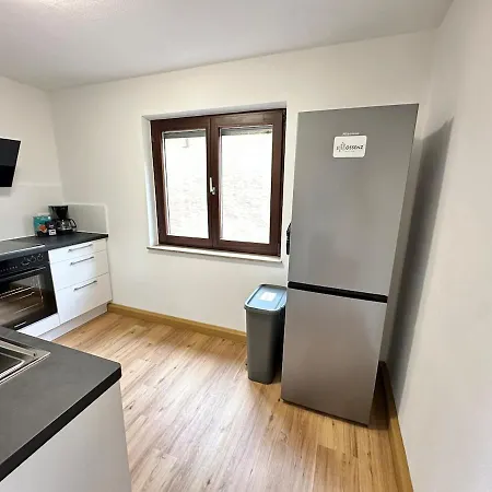 Tatil Evi Neu Renoviertes Businesshaus Fuer Teams I 7 Sz I 11 Betten I 2 Baeder I Kostenlose Parkplaetze Sindelfingen