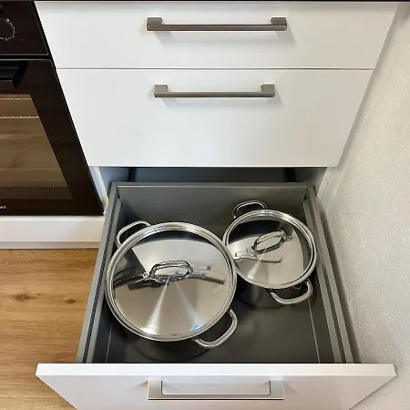 Neu Renoviertes Businesshaus Fuer Teams I 7 Sz I 11 Betten I 2 Baeder I Kostenlose Parkplaetze Vakantiehuis