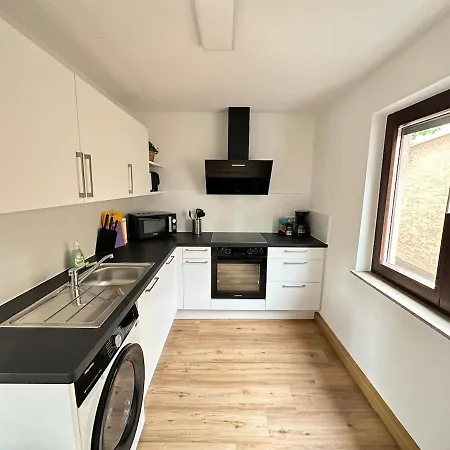 Tatil Evi Neu Renoviertes Businesshaus Fuer Teams I 7 Sz I 11 Betten I 2 Baeder I Kostenlose Parkplaetze Sindelfingen