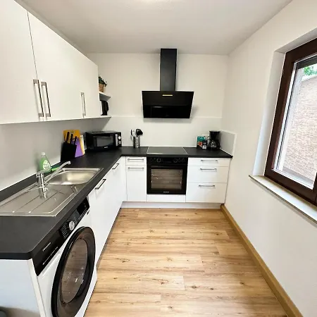 Neu Renoviertes Businesshaus Fuer Teams I 7 Sz I 11 Betten I 2 Baeder I Kostenlose Parkplaetze Vakantiehuis